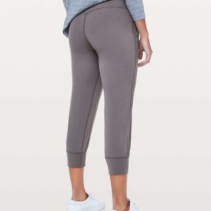 Lululemon In Practice Jogger Crop Nulu - Size 8